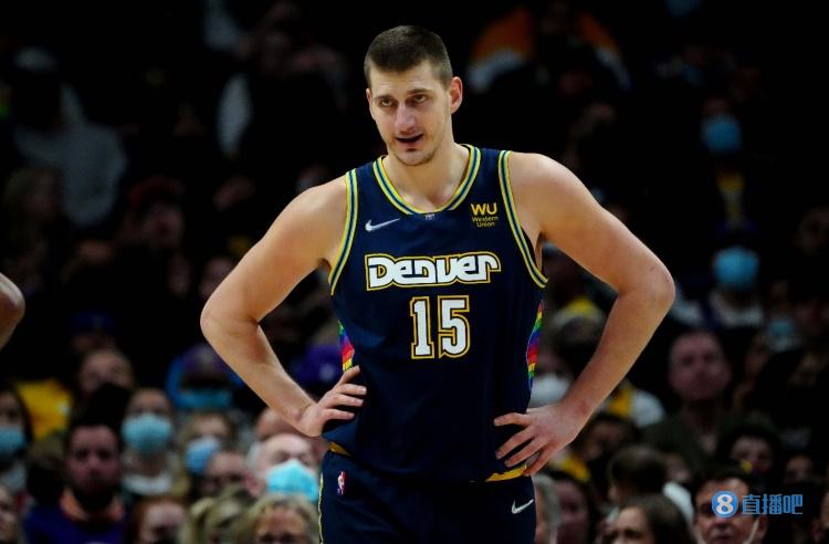 育场进行联 育场进行联